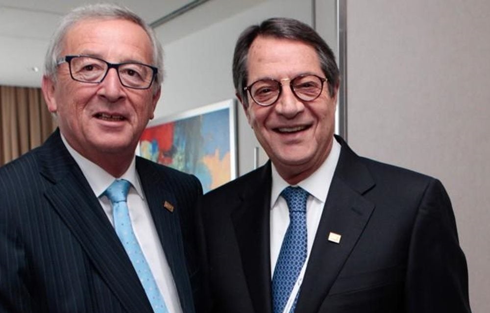 Έτσι θα δωροδοκήσουν τους Κύπριους για τον «ναι» στην κατάλυση της Κυπριακής Δημοκρατίας – Τάζει 3 δισ. ευρώ ο Γιούνκερ σε περίπτωση λύσης